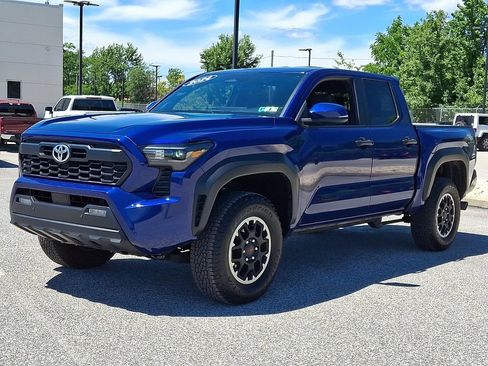 Used 2024 Toyota Tacoma TRD Off-Road w/ TRD Off Road Upgrade Package AWD/4WD image 6