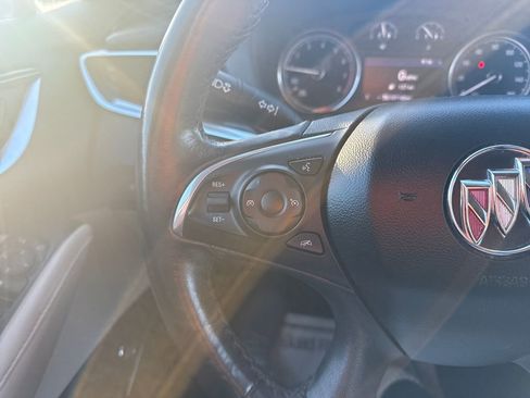 Used 2020 Buick Enclave Essence image 39