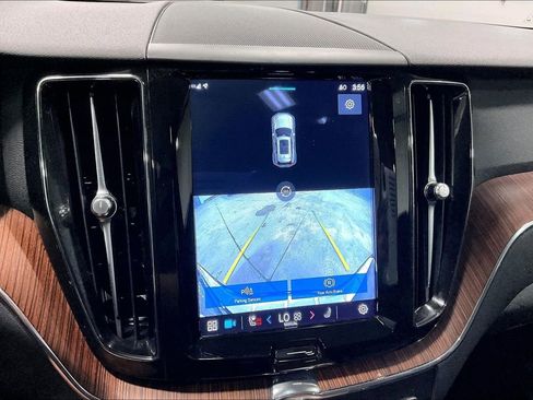 Certified 2023 Volvo XC60 B5 Plus w/ Climate Package AWD/4WD image 14