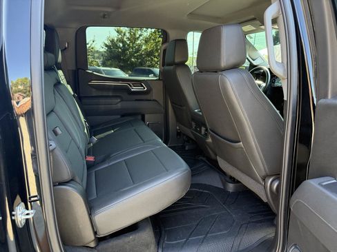 Used 2025 Chevrolet Silverado 1500 LT Trail Boss w/ Convenience Package II AWD/4WD image 32