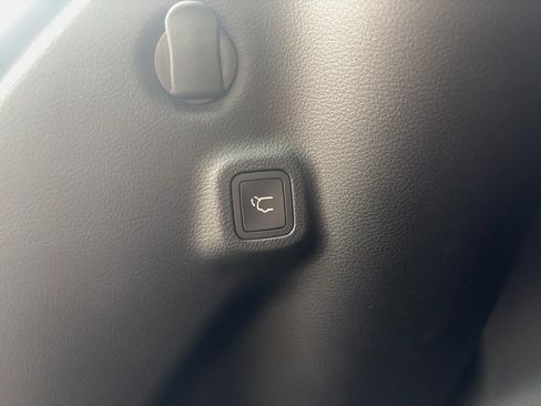 New 2026 Jeep Compass Limited image 11