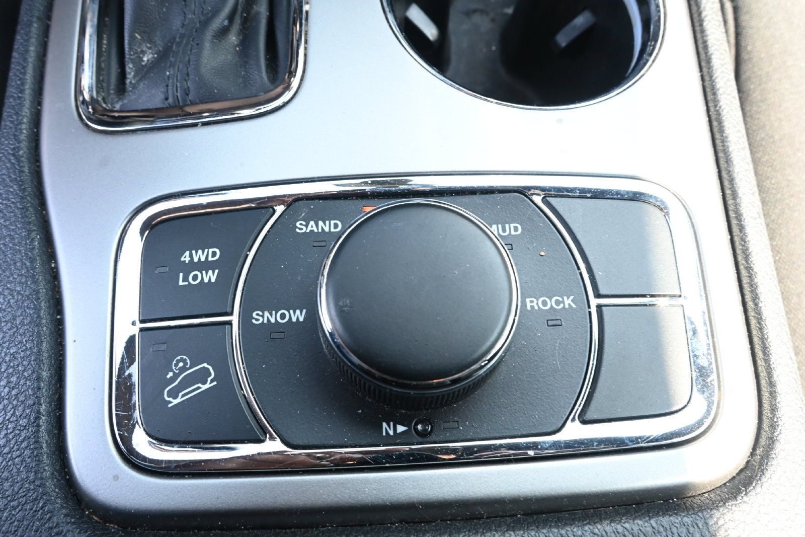 Used 2018 Jeep Grand Cherokee Laredo AWD/4WD image 20