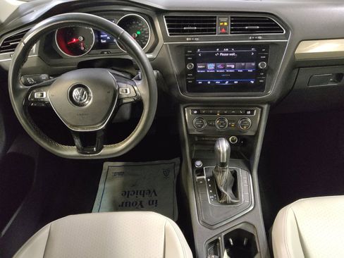 Used 2021 Volkswagen Tiguan SE FWD image 22