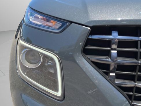 Certified 2025 Hyundai Venue Limited FWD image 25
