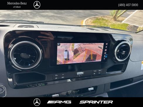 Used 2024 Mercedes-Benz Sprinter 2500 image 28