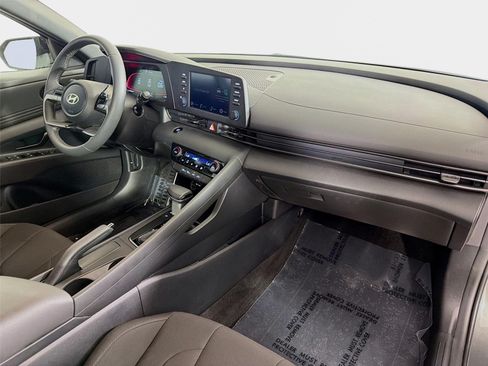 Certified 2026 Hyundai Elantra Sport FWD image 25