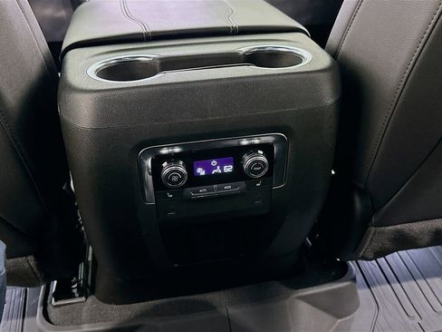 Used 2025 GMC Yukon Elevation RWD image 26