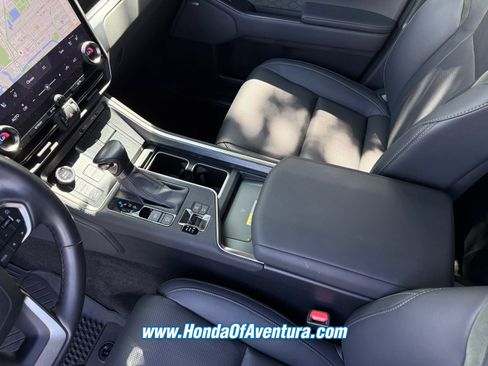 Used 2024 Lexus GX 550 AWD/4WD image 25