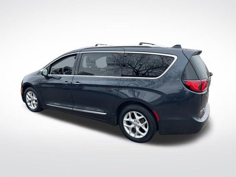 Used 2020 Chrysler Pacifica Limited FWD image 43