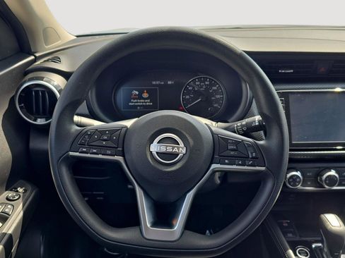 Used 2023 Nissan Kicks SV FWD image 8