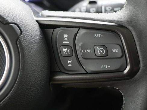 Used 2025 Jeep Wrangler Unlimited Rubicon 4xe w/ Convenience Group AWD/4WD image 18