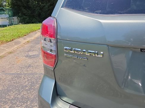 Used 2014 Subaru Forester 2.5i Premium w/ All-Weather Package AWD/4WD image 10