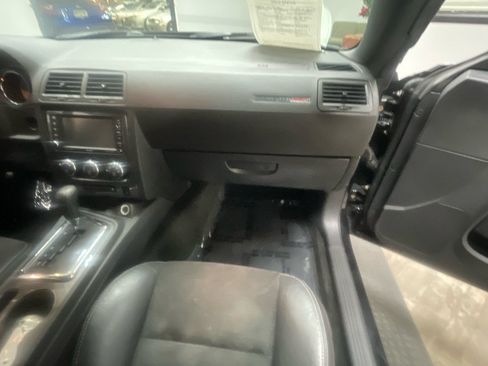 Used 2009 Dodge Challenger SRT8 RWD image 28