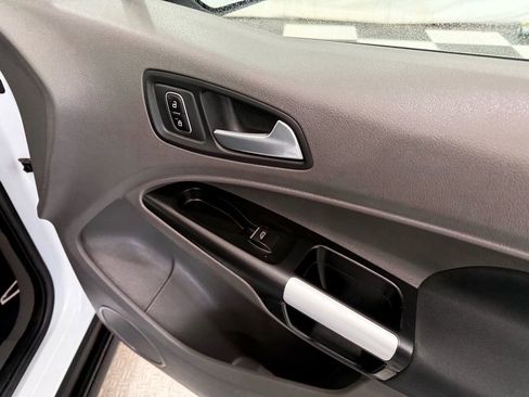 Used 2023 Ford Transit Connect XLT image 21