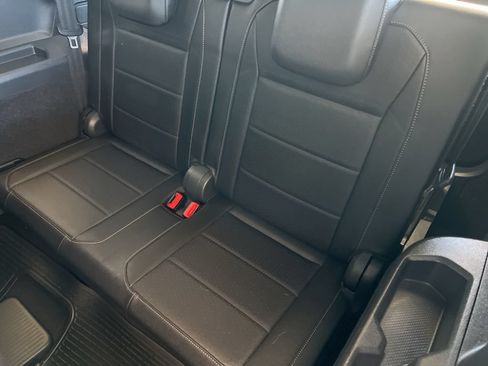Certified 2020 Volkswagen Tiguan SEL w/ Tiguan Three-Row MDO Package FWD image 27