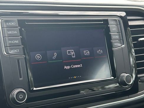 Used 2018 Volkswagen Beetle 2.0T S image 16