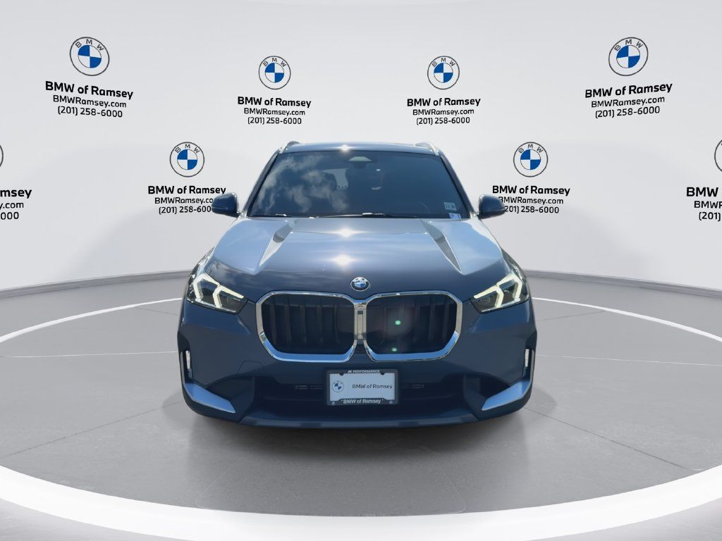 Used 2023 BMW X1 xDrive28i AWD/4WD image 3