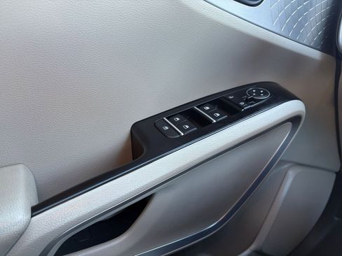 Used 2025 Kia Soul LX w/ LX Technology Package image 18