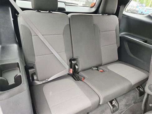 Used 2021 Chevrolet Traverse LT image 15