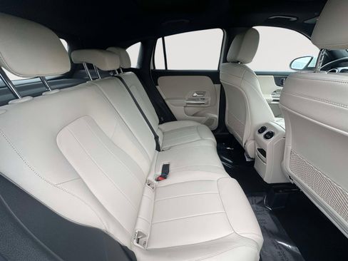 Used 2021 Mercedes-Benz GLA 250 4MATIC image 31