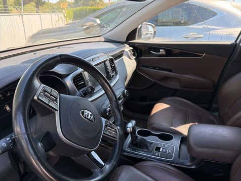 Used 2019 Kia Sorento SX w/ SX Touring Package FWD image 5