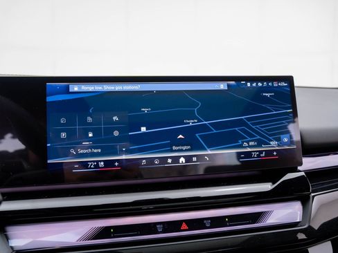 New 2026 BMW 530i xDrive w/ Executive Package image 21