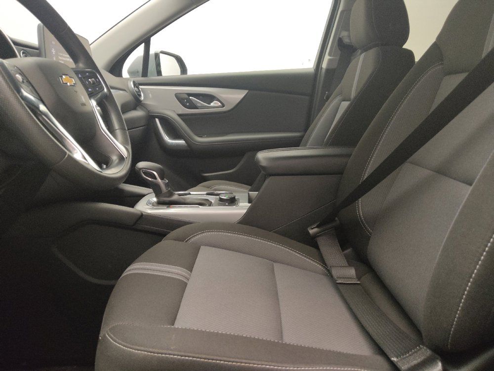 Used 2025 Chevrolet Blazer LT AWD/4WD image 17