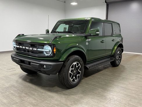 New 2025 Ford Bronco Outer Banks image 8