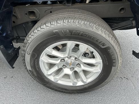Used 2023 Chevrolet Silverado 1500 LT AWD/4WD image 10