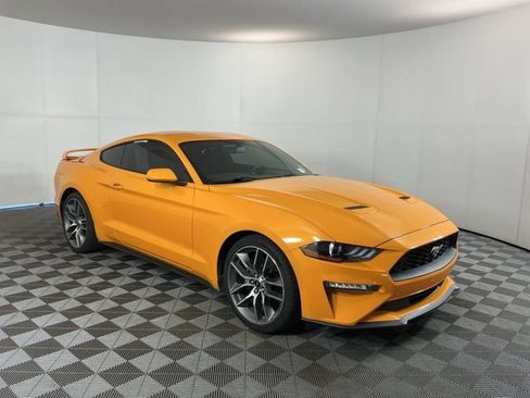 Used 2018 Ford Mustang Coupe w/ Equipment Group 101A RWD image 3