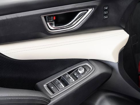 Used 2022 Subaru Ascent Limited w/ Technology Package image 8