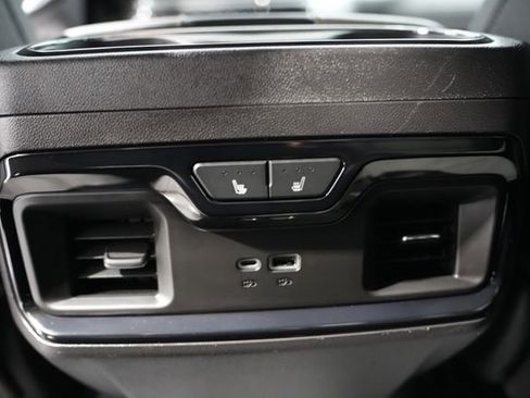 Used 2024 Chevrolet Silverado 1500 ZR2 image 16