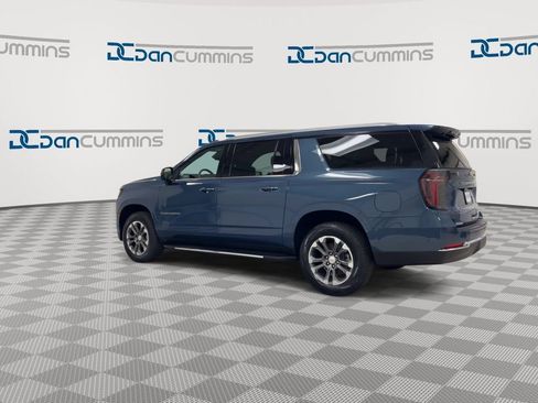 Used 2025 Chevrolet Suburban LT image 6