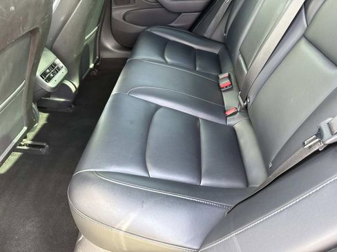 Used 2018 Tesla Model 3 Long Range image 16