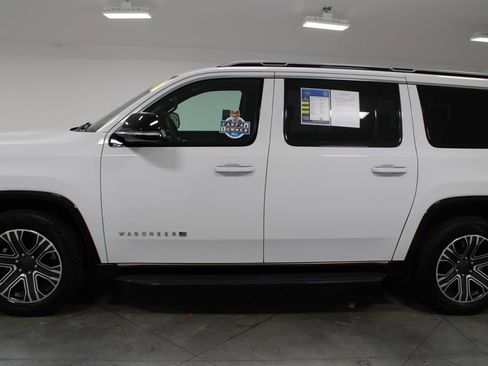 Used 2023 Jeep Wagoneer L Series II image 6