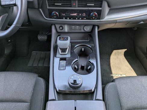 Certified 2026 Nissan Rogue SV AWD/4WD image 20