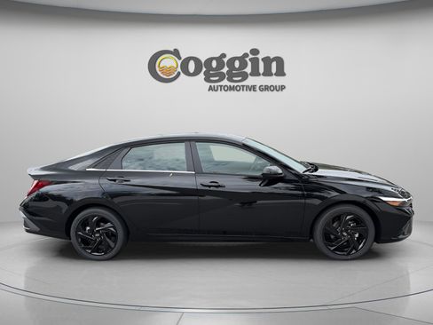 New 2026 Hyundai Elantra SEL Sport Premium FWD image 6