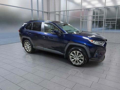 Used 2020 Toyota RAV4 XLE Premium AWD/4WD image 2