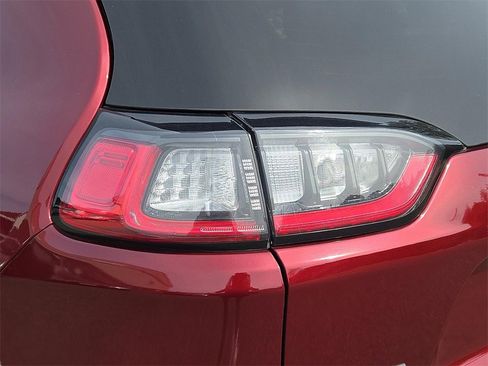 Used 2020 Jeep Cherokee High Altitude image 10