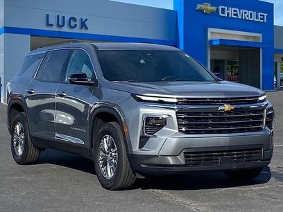 Used 2025 Chevrolet Traverse LT