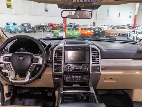 Used 2017 Ford F250 Lariat w/ Chrome Package AWD/4WD image 10