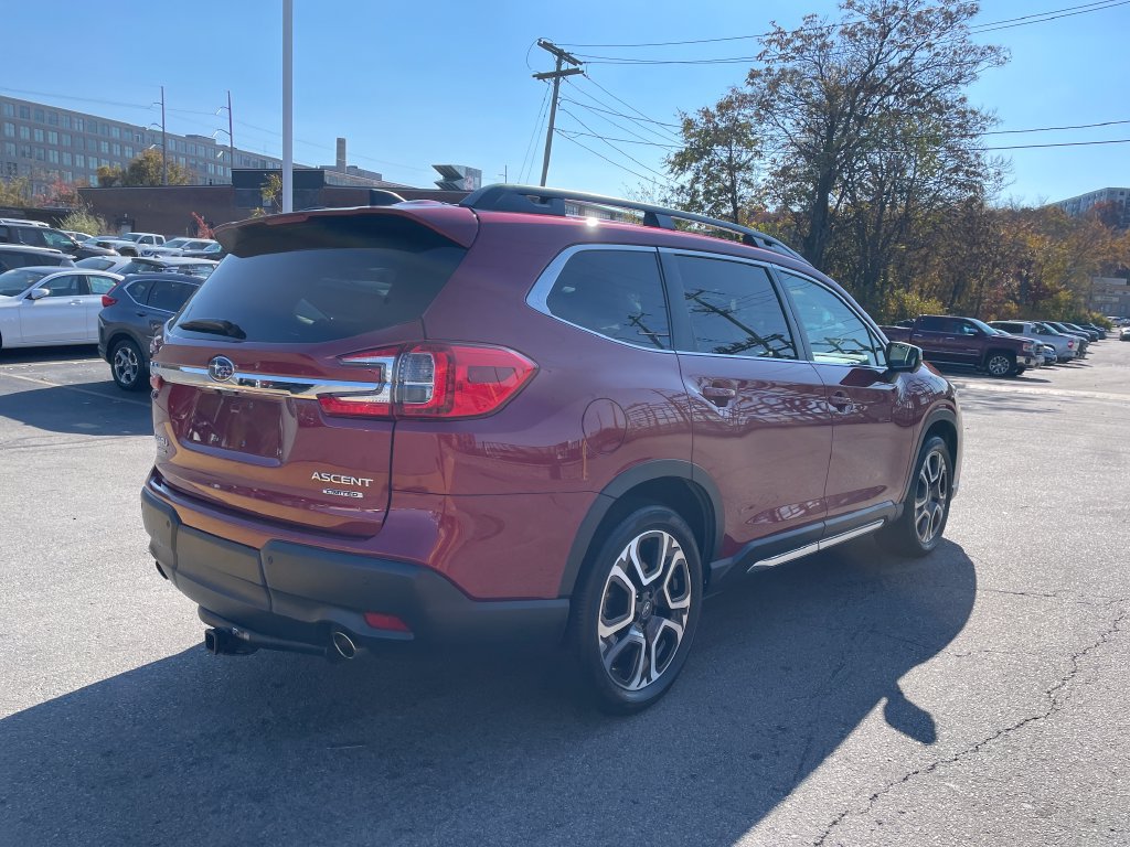 Used 2023 Subaru Ascent Limited w/ Technology Package AWD/4WD image 5