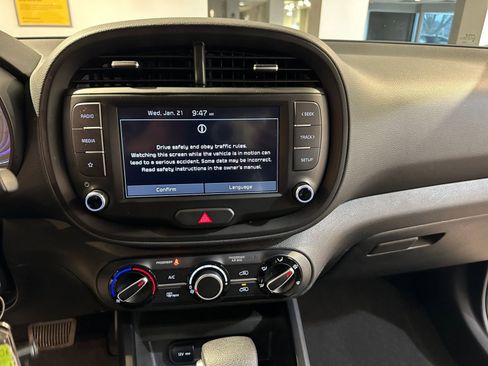 Used 2025 Kia Soul LX w/ LX Technology Package image 21