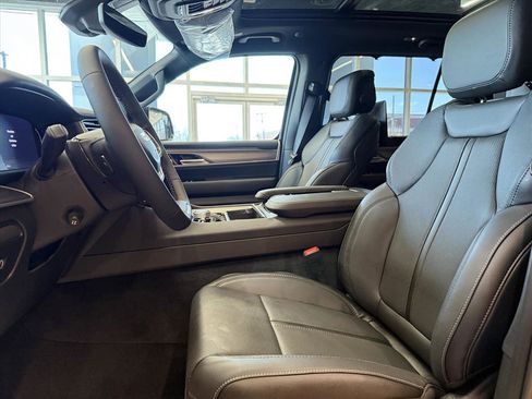 New 2026 Jeep Grand Wagoneer Limited AWD/4WD image 14