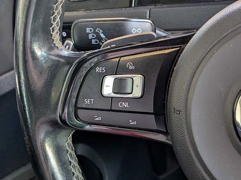 Used 2015 Volkswagen Golf R 4-Door image 21