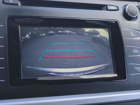 Certified 2018 Toyota Highlander LE FWD image 20