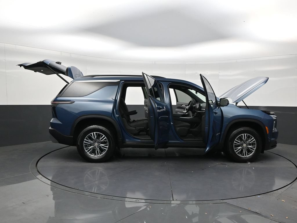 Used 2026 Chevrolet Traverse LT FWD image 29