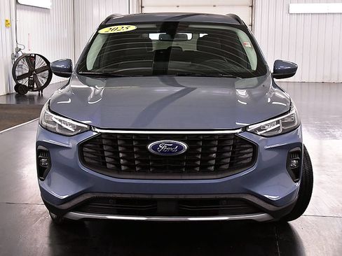 Used 2025 Ford Escape Platinum FWD image 2