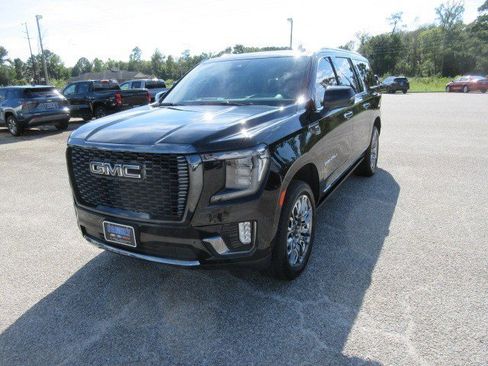 Used 2023 GMC Yukon XL Denali Ultimate image 2