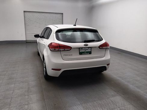 Used 2017 Kia Forte LX FWD image 6
